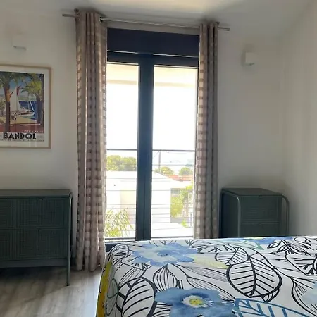 Feriehus Splendide Villa, Piscine Miroir Bandol